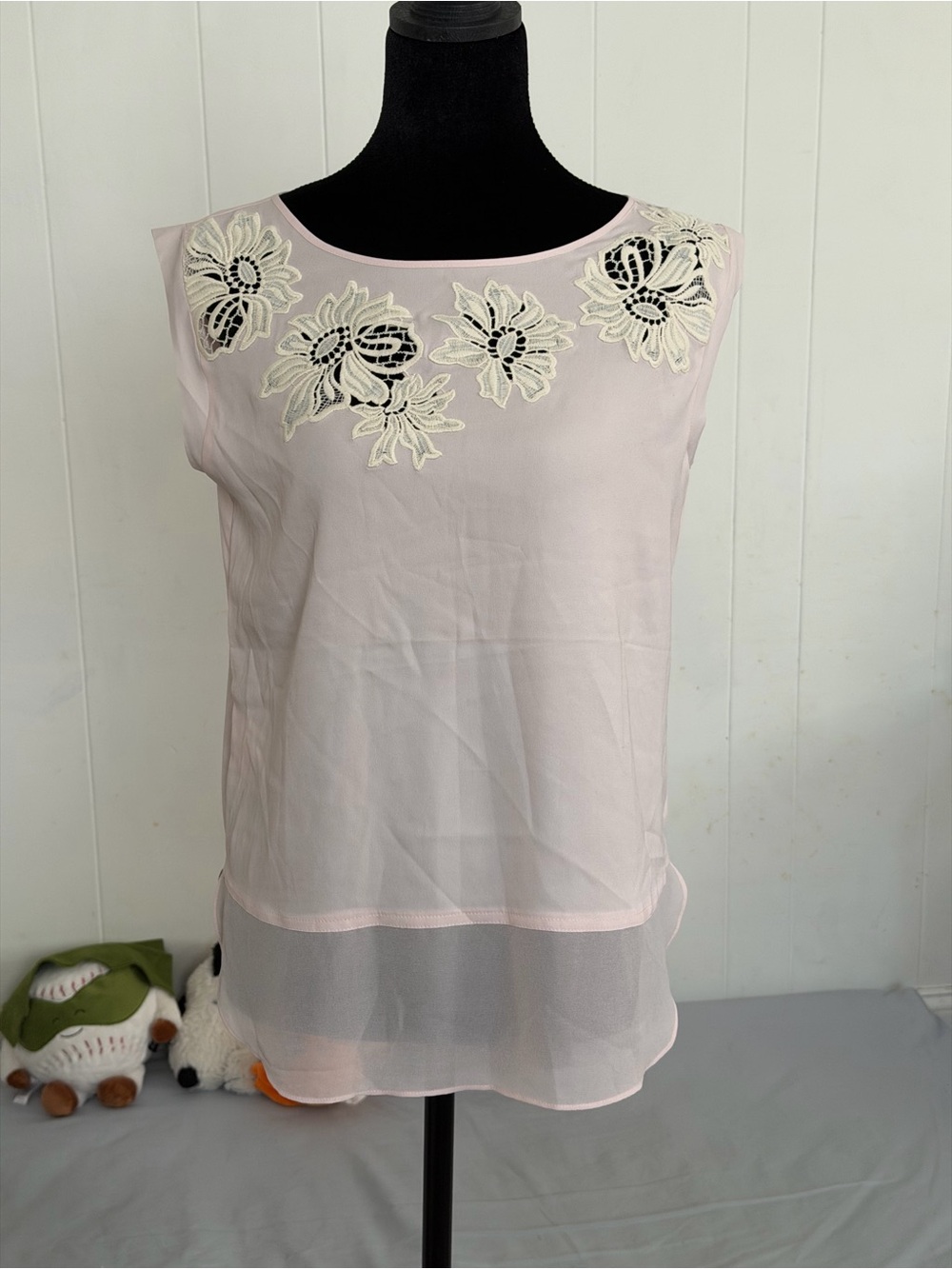 Sleeveless Pink Floral-Appliqué Chiffon Blouse size XS